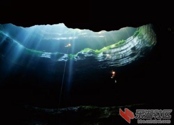 3.阿拉巴马州“永不沉没之坑.jpg