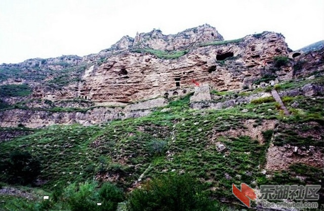 10．山西神池辘轳窑沟悬空寺.jpg