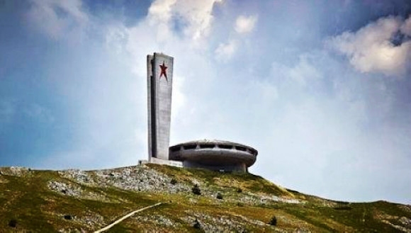 5、1981年，保加利亚的Buzludzha纪念碑.jpg