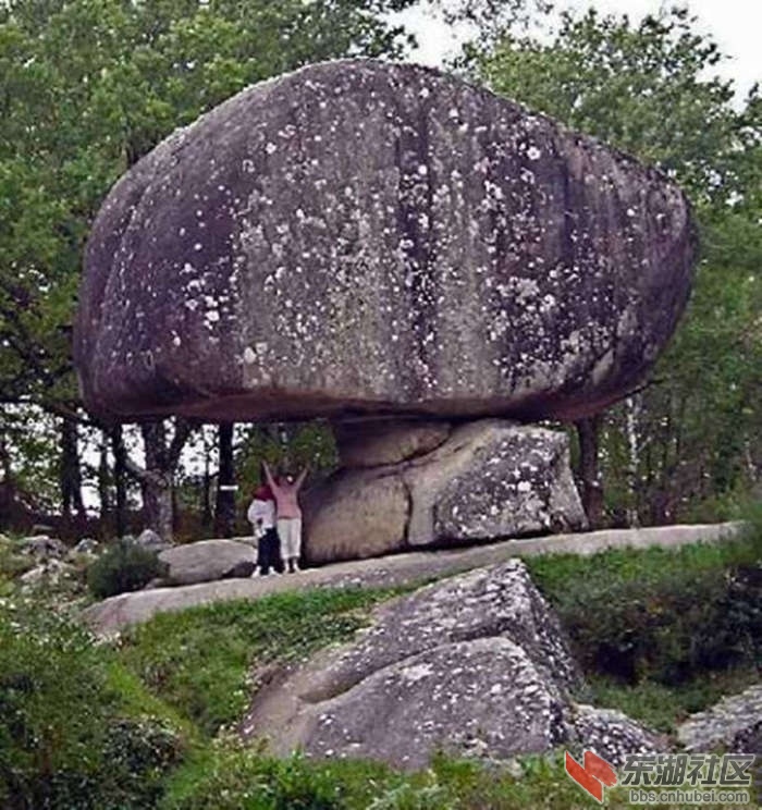 2.法国·锡多布尔区，Peyro Clabado石.jpg