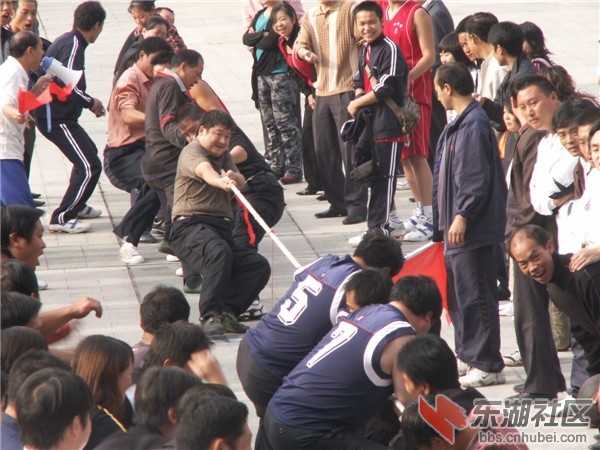 【档案局提供】农民拔河比赛.jpg