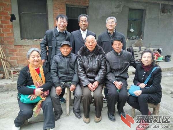 知青与乡亲们2.jpg