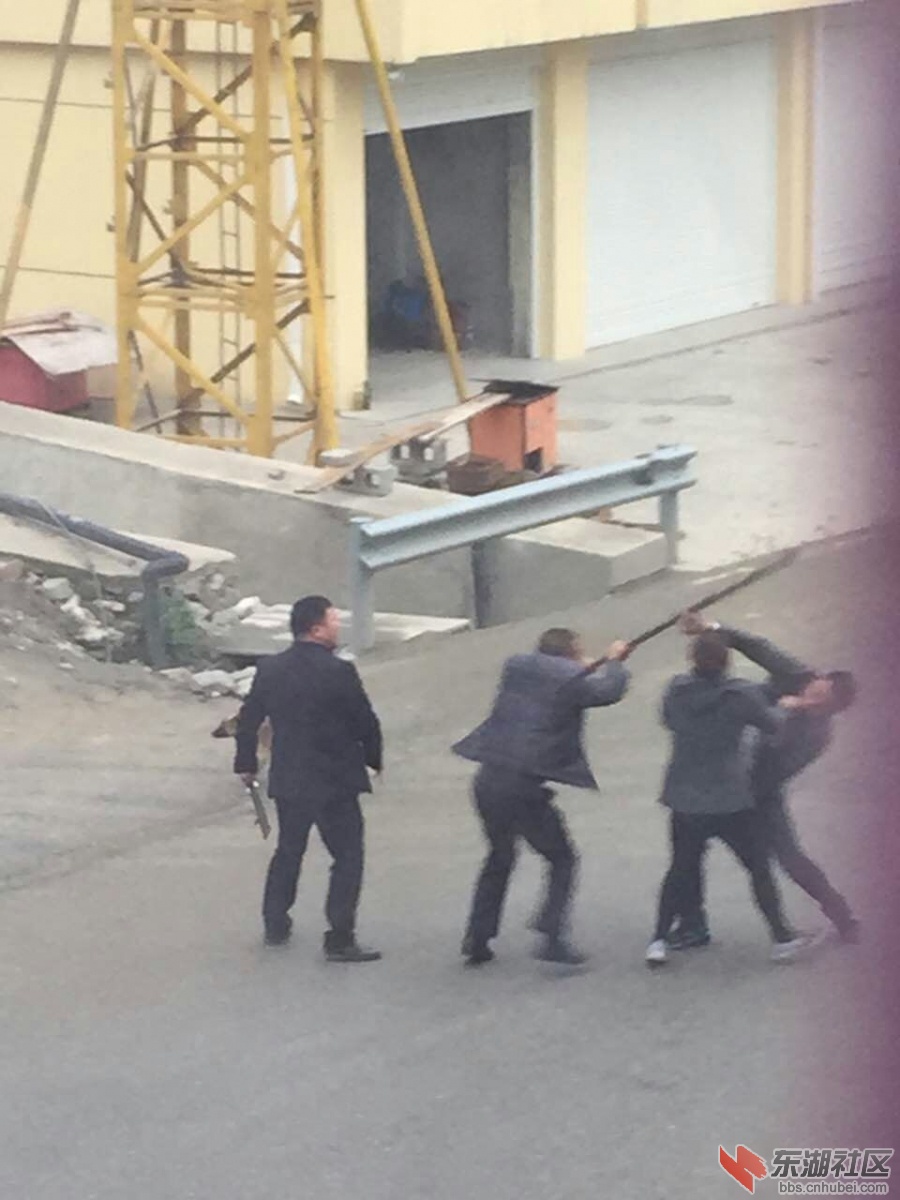 殴打场面