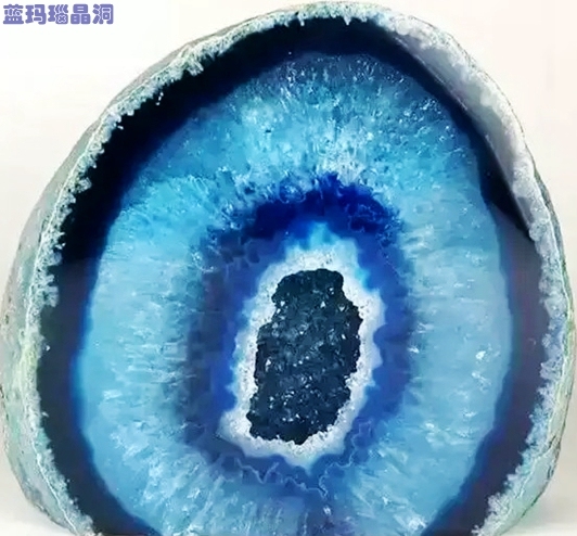 33蓝玛瑙晶洞_副本.jpg