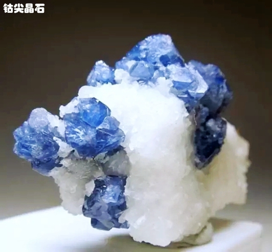38钴尖晶石.webp_副本.jpg