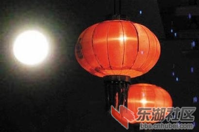 ec55f9c0894e129417363f.jpg月亮也情急.jpg