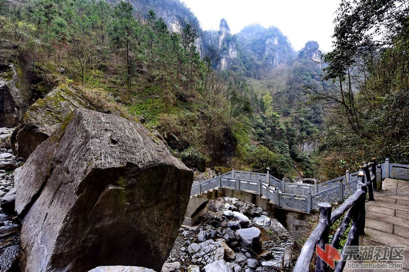 宜昌長陽清江方山奇峰怪石鬼斧神工