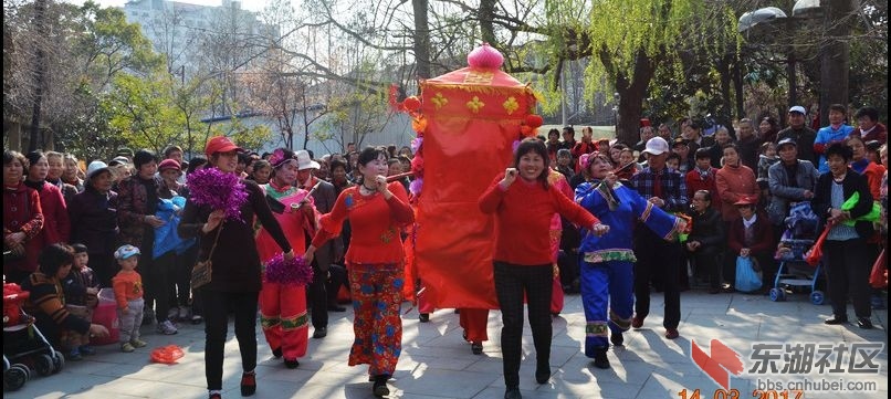 猪八戒、骑毛驴、抬花轿，民俗表演乐翻天