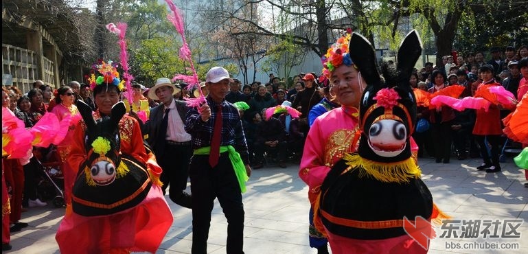 猪八戒、骑毛驴、抬花轿，民俗表演乐翻天