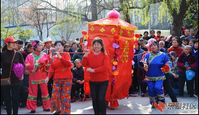 猪八戒、骑毛驴、抬花轿，民俗表演乐翻天