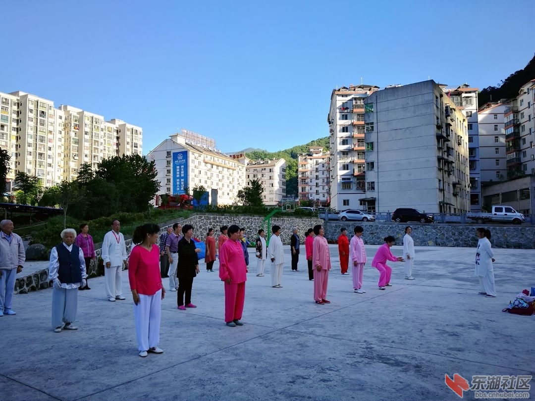 219、早晨天气有些凉啦.jpg