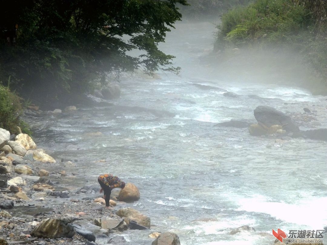 109、香溪河畔.jpg