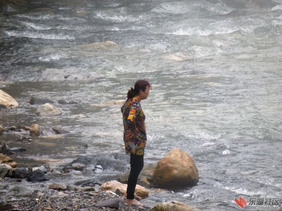 110、看河.jpg