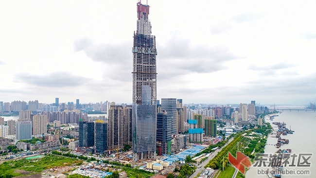 4.武汉区临江大道一景之一曾院平摄影.jpg
