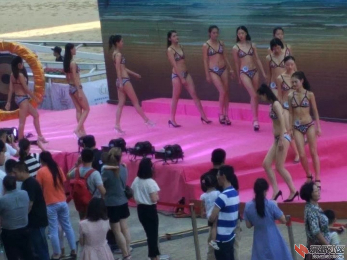 泳装走秀2.jpg