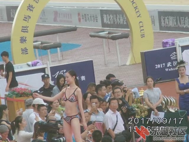 泳装走秀4.jpg