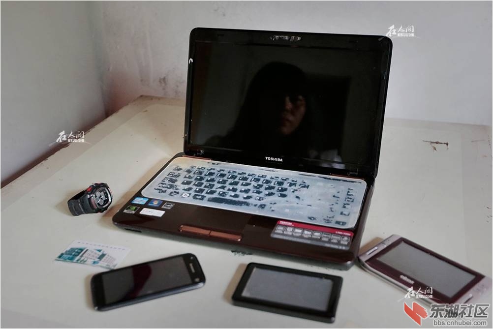 朱琳贤儿子留下的遗物多是些电子产品。儿子生前在技校读计算机网络专业，性格内向，老师说他除了话少一点其 ...