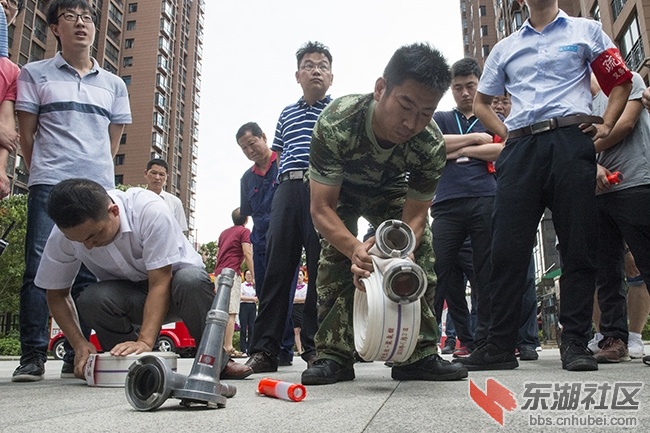 12.练习操作水带之一曾院平摄影.jpg
