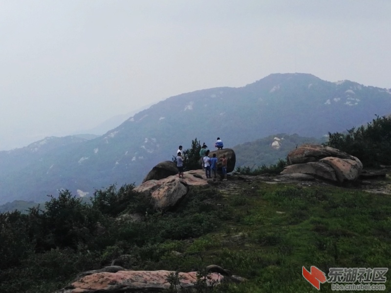 远处为大尖山.jpg