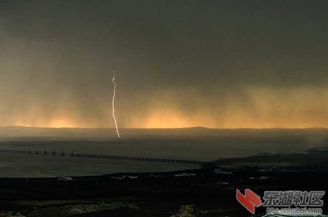 5.甘德尔山段，黄河上空暴雨来临之前天气奇观之五   曾院平摄影.jpg