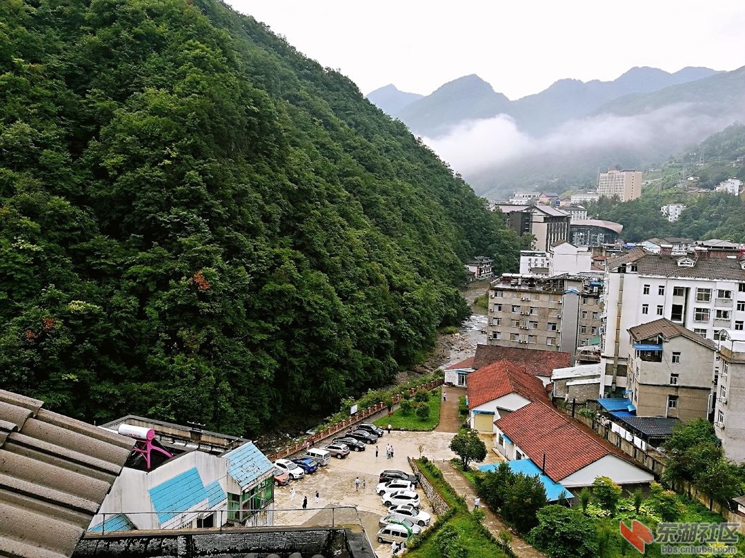 100、香溪河畔.jpg