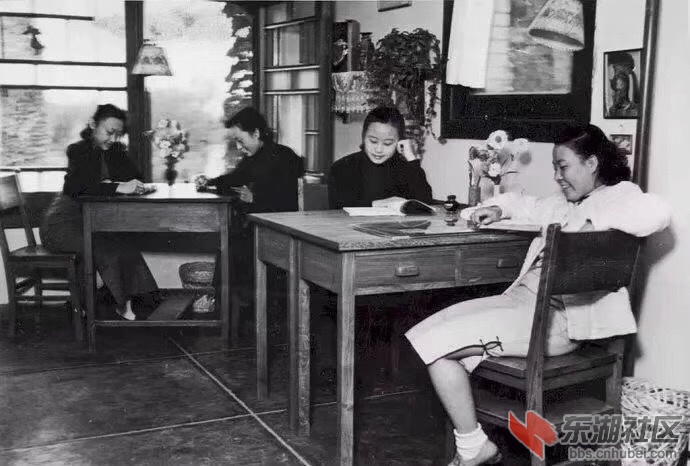 民国女学生2.JPG