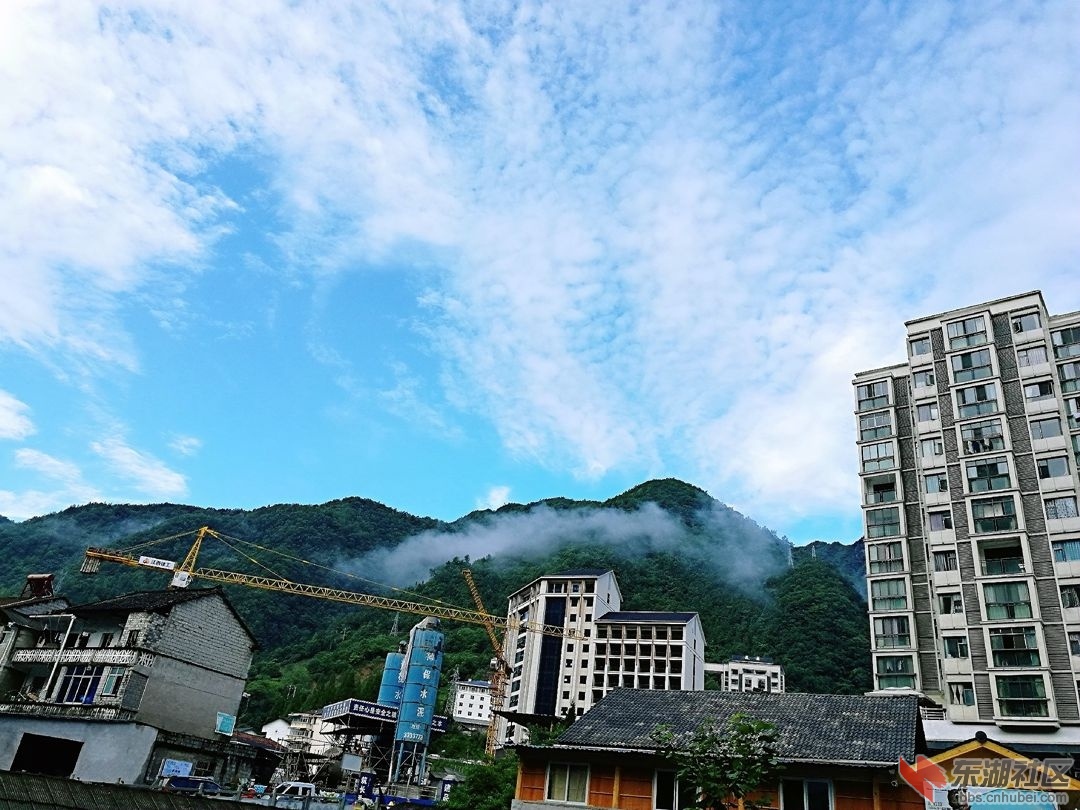 1、蔚蓝的天空.jpg
