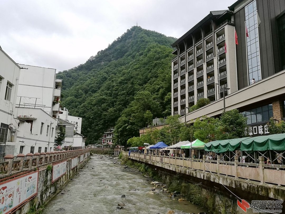 香溪河水向南流.jpg