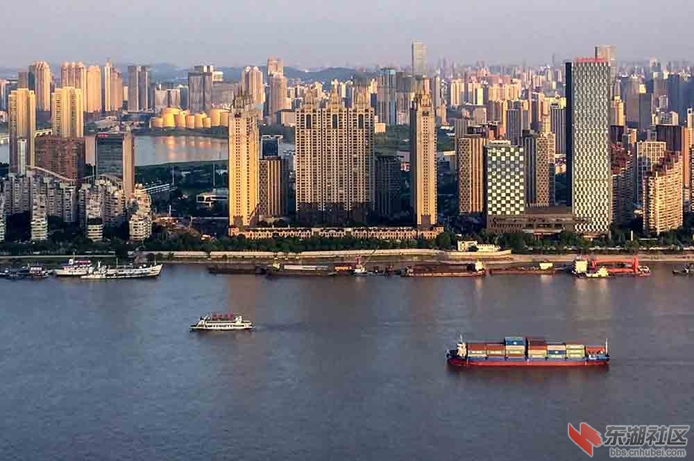 10.江中货船曾院平摄影.JPG