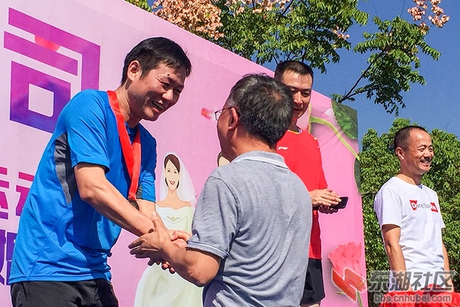 15.颁奖曾院平摄影.JPG