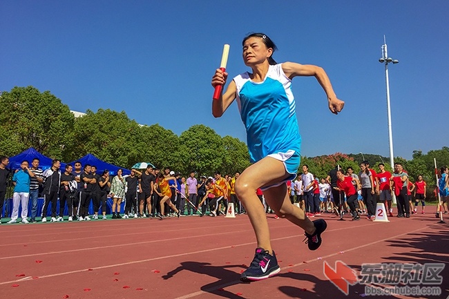 12.向前冲击曾院平摄影.JPG