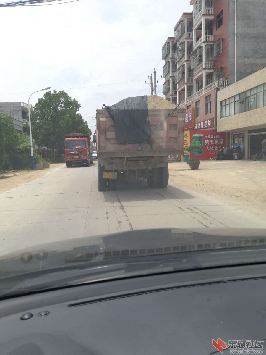超限超载的大货车