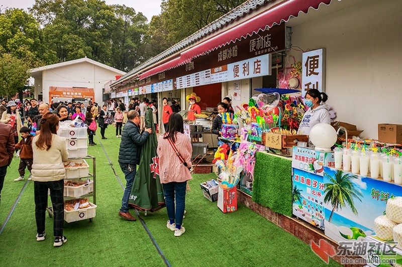 12.东湖樱园外设置的商店之一曾院平摄影.jpg