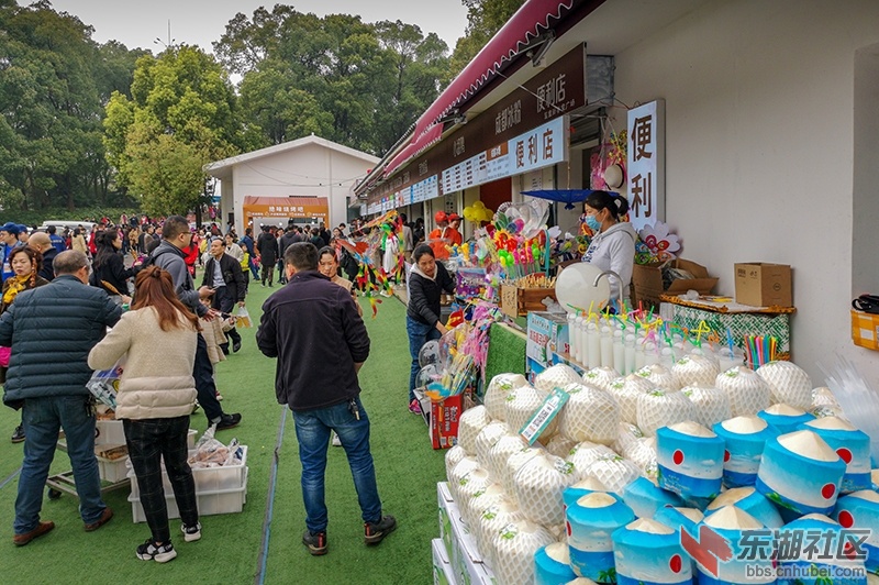 13.东湖樱园外设置的商店之二曾院平摄影.jpg