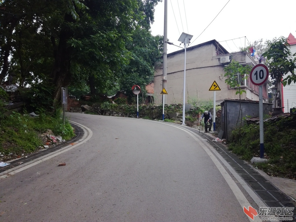 002.jpg