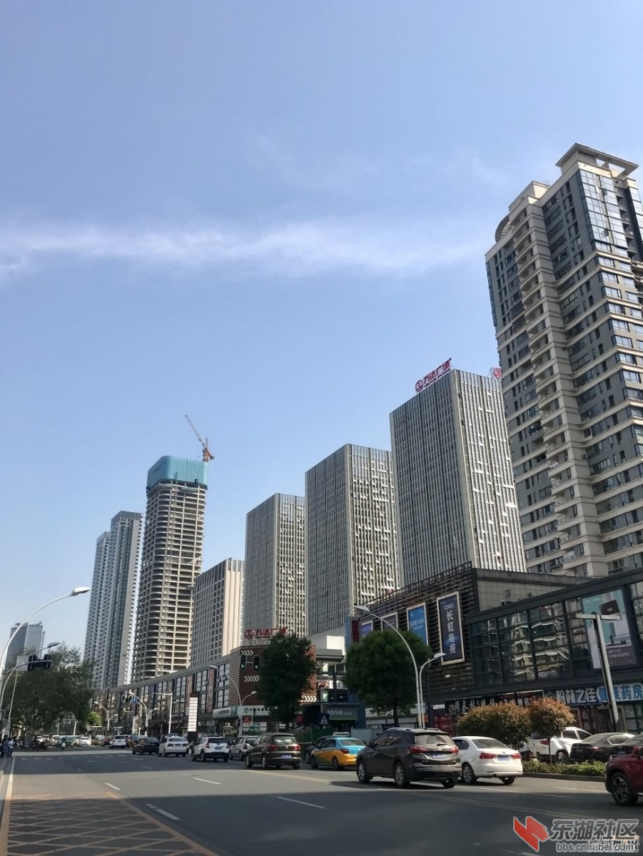 湖北地级市第一高楼在宜昌封顶,高度230米,封顶结构高度217米