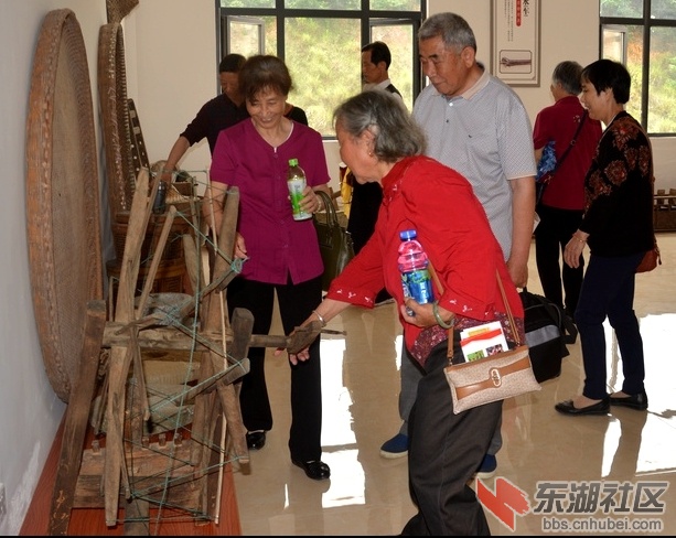 老广济二中六二届部分师生参观七星湖研学场馆课程涨知识了！