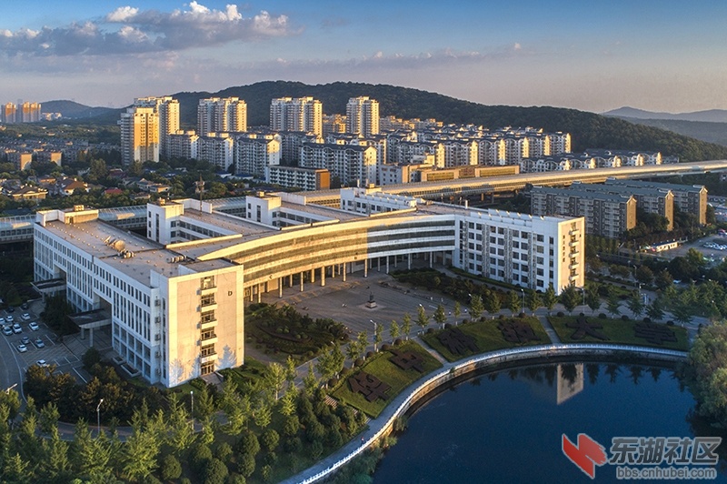 3..东九教学楼 曾院平摄影.jpg