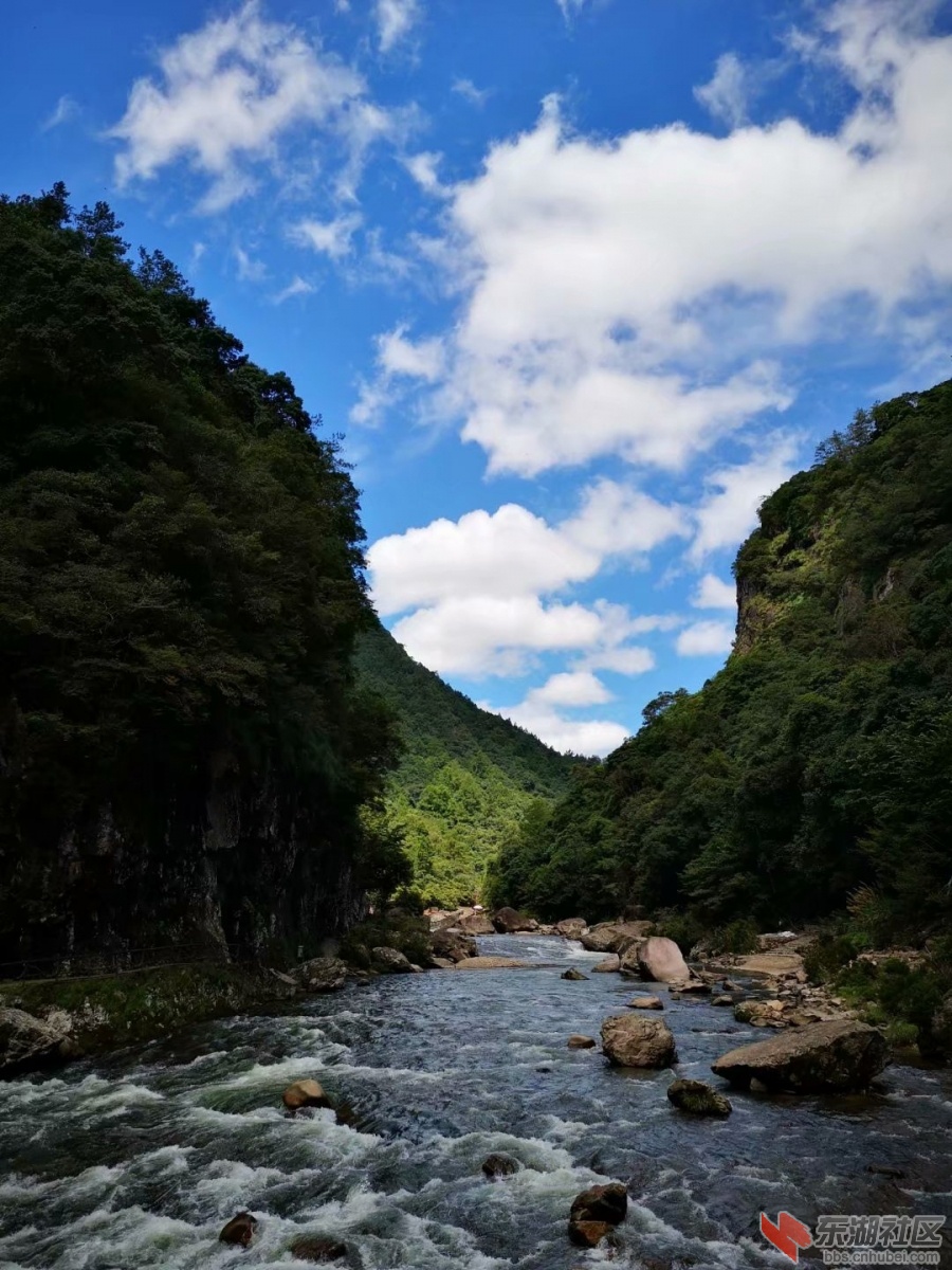 踏水行景