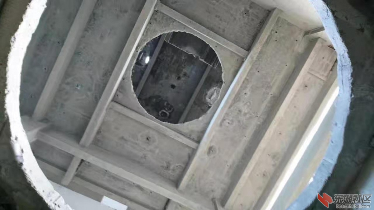 水泥罐的残迹.jpg