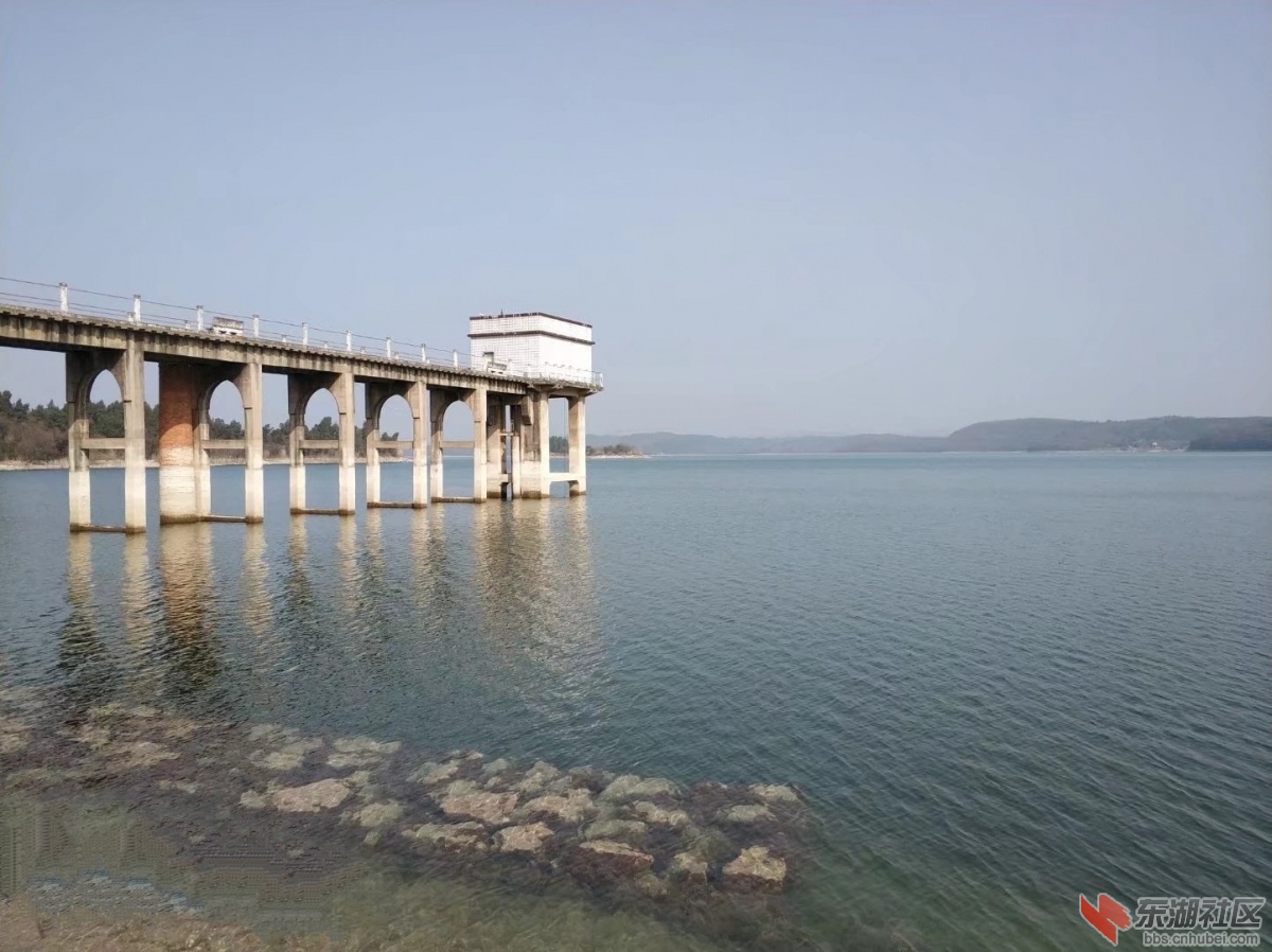 漳河：水天一色.jpg