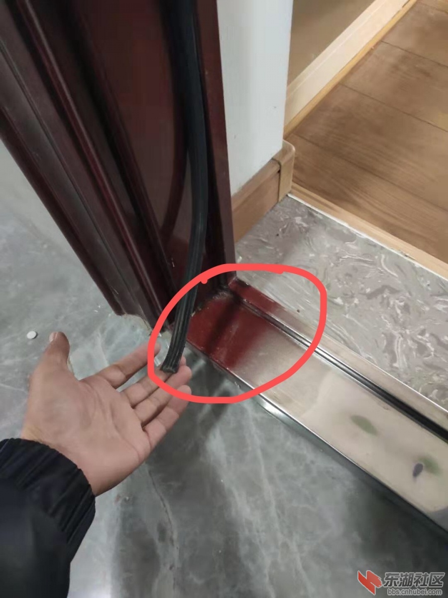 新房大门都是坏的