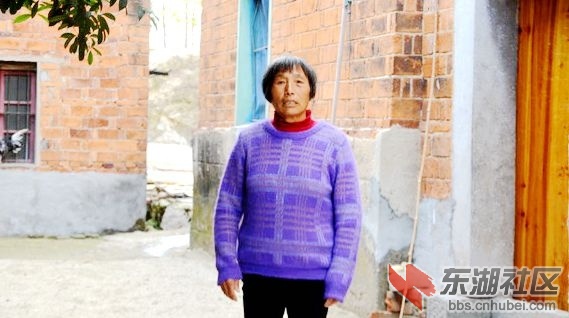  梅川蔡林村有位上海老知青扎根农村50年，艰苦岁月的故事让人敬佩！她叫董龙妹。 ...