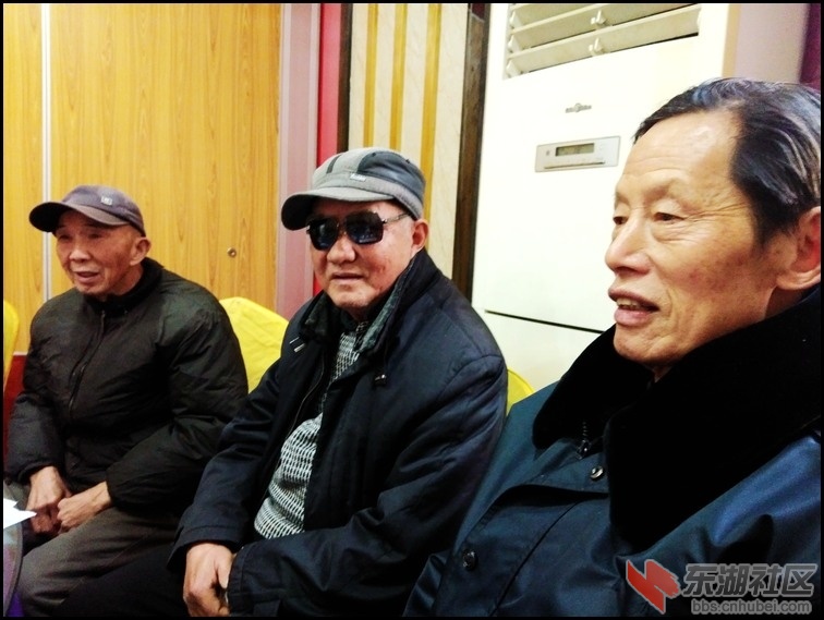  六十年前的老同学相约两地同时吃年饭，隔空祝福2020更美好！