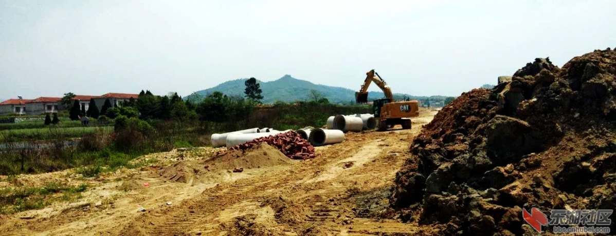  您关心的梅川镇灵山大道排水工程建设复工啦！且速度蛮快。