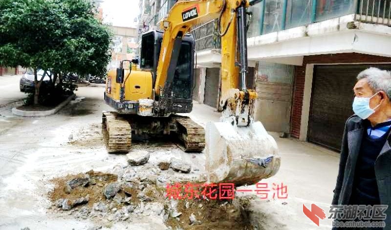 梅川镇桑梓园社区生活污水治理接户管网建设全面启动