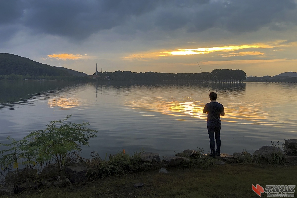 4.雨后夕阳曾院平摄影.jpg