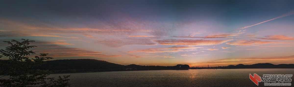 大美东湖，盛夏余晖 曾院平摄影.jpg