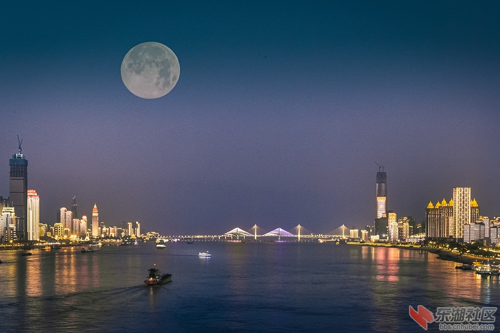 月是故乡明 曾院平摄影.jpg