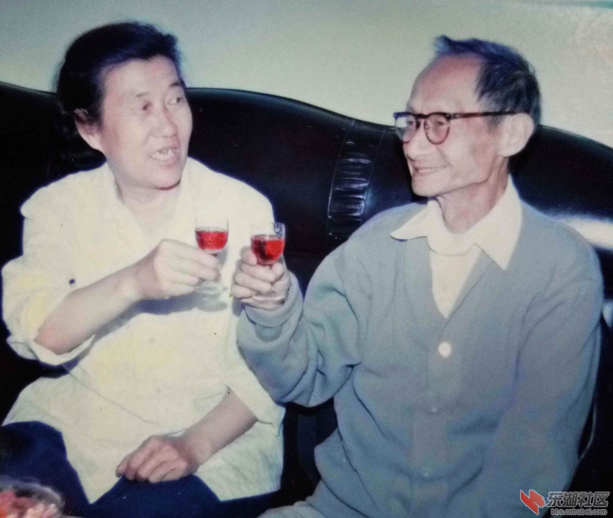 2 父母亲.jpg
